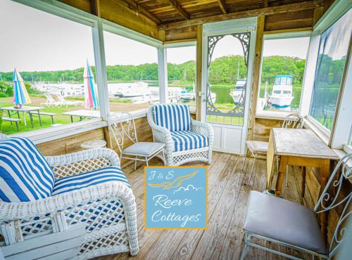 Premier Waterfront Cottage 3 in Riverhead