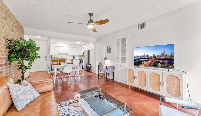 Prime Soco Airy 1BR King Suite w Pool Parking