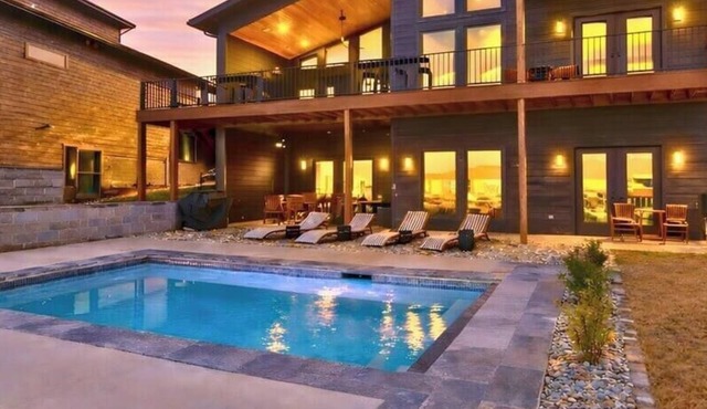 Private Pool, Dock, Movie Room on Lake Hamilton