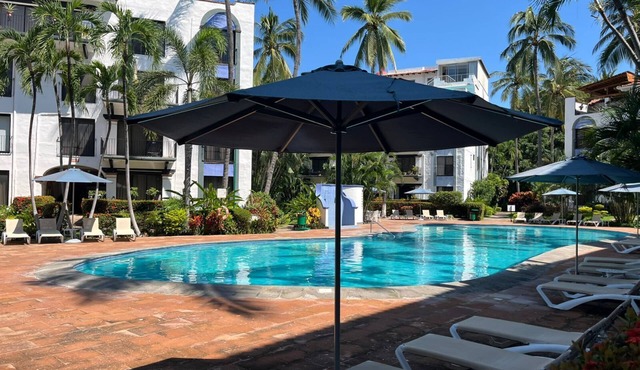 Puerto de Luna: Double Room with Kitchen & Pool Access