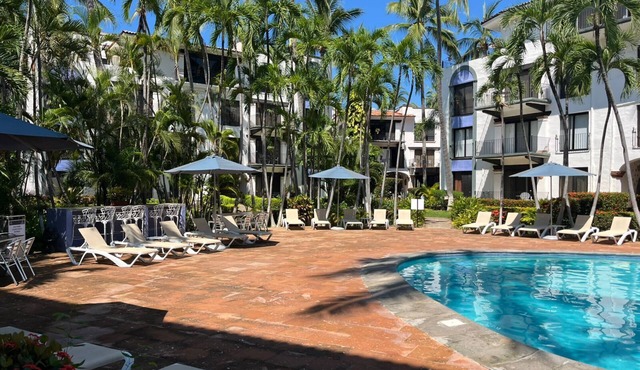 Puerto de Luna: King Room with Pool Access