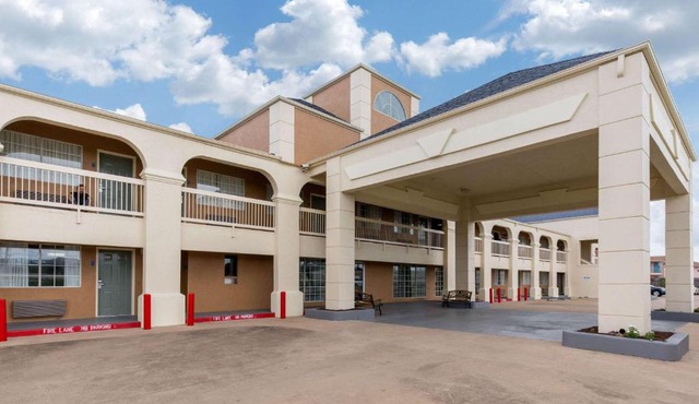 Quality Inn Clute Freeport