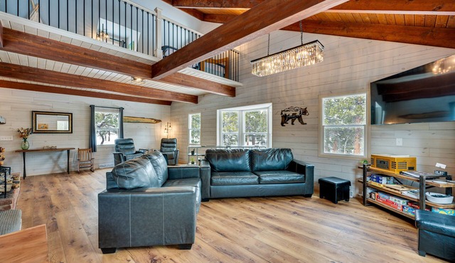 Quiet + Peaceful Home in Allenspark w/Deck!