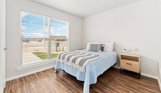 RaiderBNB- Centrally Located! NEAR TTU w/ Garage Parking