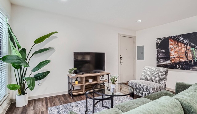 Reagan 104: Comfort & Class in Prime Location