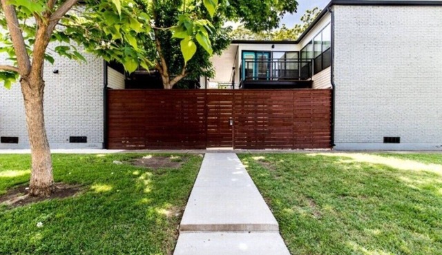 Reagan 202 : Charming 1-bedroom apartment in Oaklawn