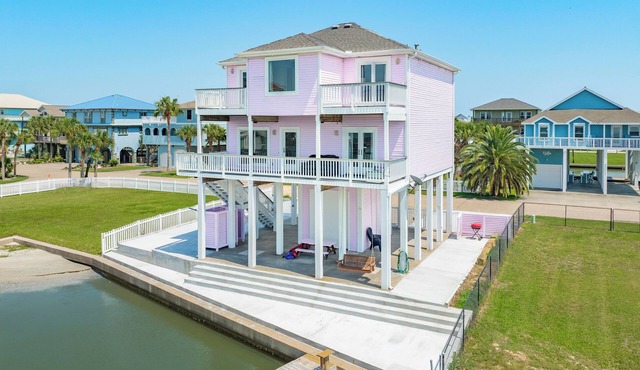 Recently Refreshed Bayfront Home w/Private Dock & 3 Decks, 1 mi from Beach