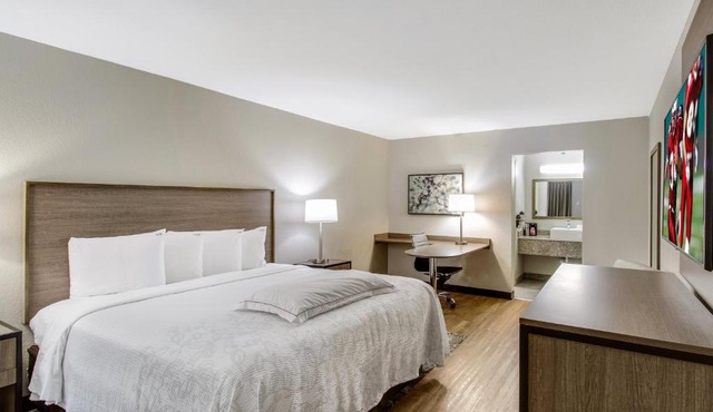 Red Roof Inn PLUS+ Dallas - Addison