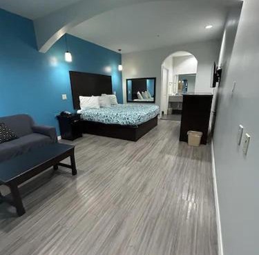 Regency Inn & Suites