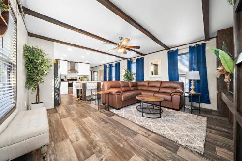 Relaxing 3Bedroom 2bath Getaway at Joy Drive-In Movie