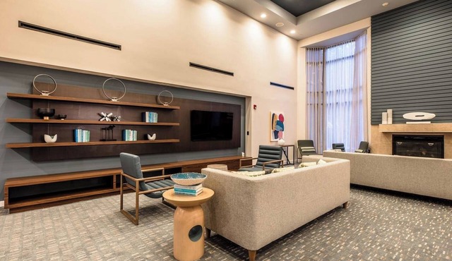 Relaxing Hideaway! Outdoor Pool, Free Parking, Close to Hawaiian Falls Garland!