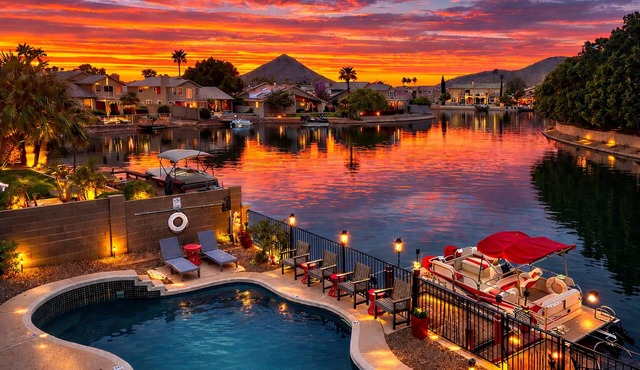 Relaxing Lakefront-Pool-Spa-Pontoon-Game Room-FirePits-Cardinal Stadium-WM Open
