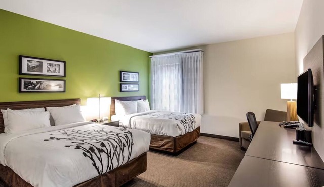 Relaxing Modern Space Surrounded by Dining Minutes from Dallas Attractions