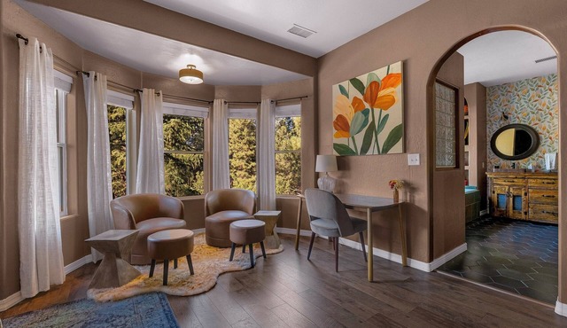 Relaxing Retreat Main Home + Separate Suite