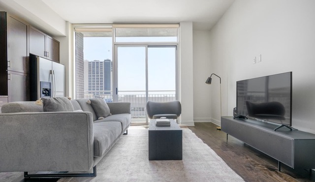 Remarkable Downtown 1BR w/Gym, Pool & Deck, nr Capitol, by Blueground