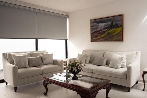 Residencia Espaciosa con Alberca y Aire Acondicionado en El Refugio