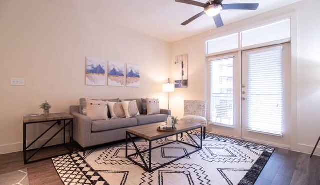 Revive Tanglewood | Stunning 2BR in Uptown Houston