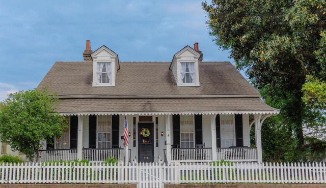 Riverboat Bed & Breakfast