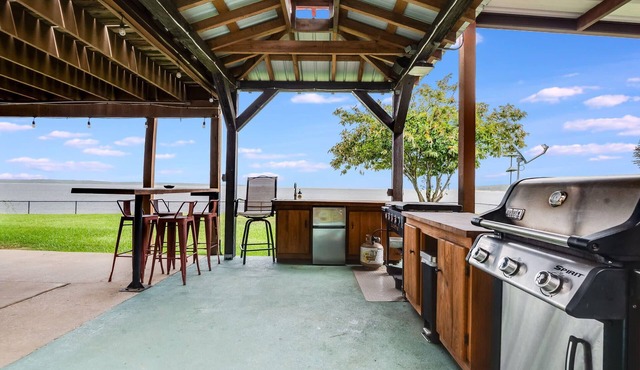 Rollingwood Retreat - Waterfront in Westwood