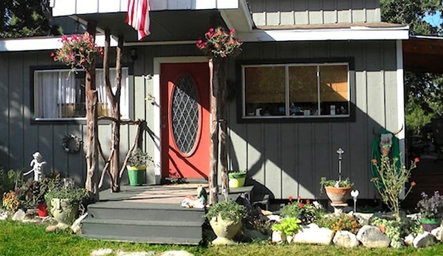 Romantic Getaway for Two at Deluxe Cabin between San Antonio and Austin, Texas