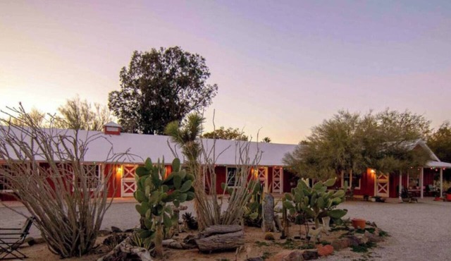 Room 8 Desert Refuge - Downtown Joshua Tree