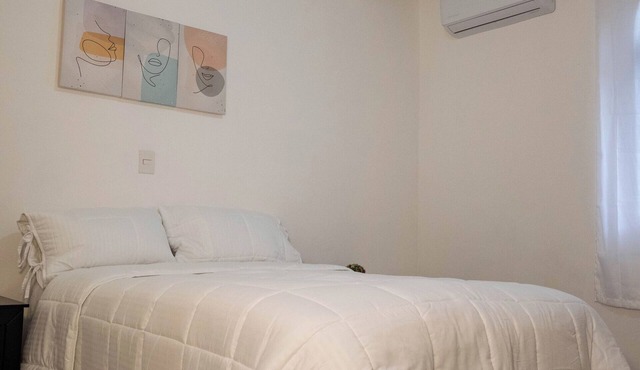Room Camino Real, with private parking, ideal for couples.
