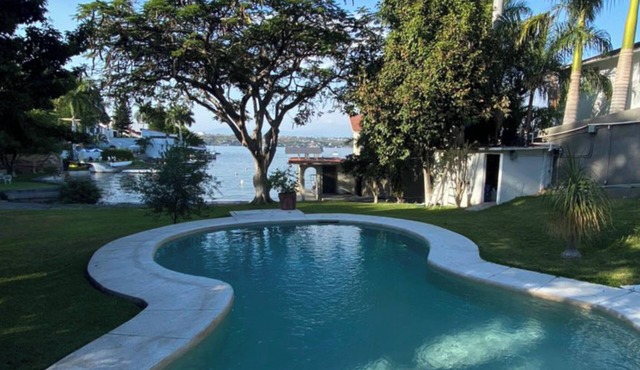 Room in House - Dream House on Lake Tequesquitengo