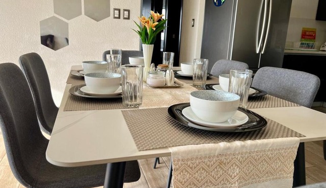 Roomy apartment 15 minutes from the airport