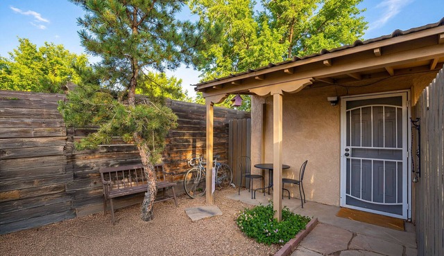 Route Sixty Sixn'-Casita, 1 Bedroom, 1 Bath Guest House