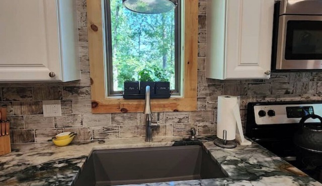 Rustic Comfort Cabin Diamond in The Ripple- Hot