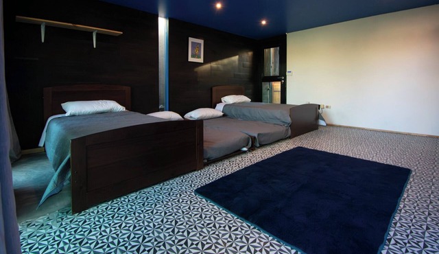SAN SEBASTIAN HOUSE +10 PEOPLE