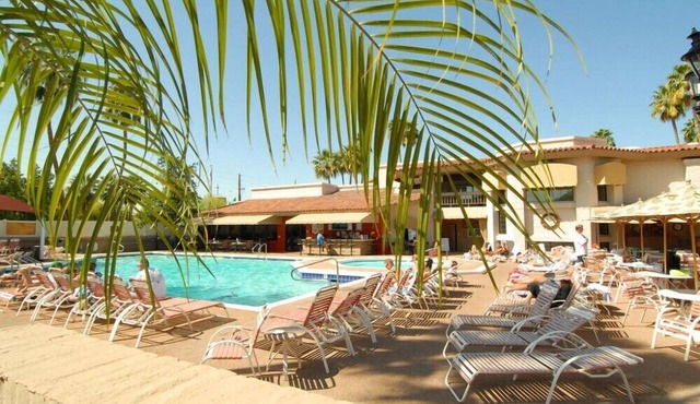 Scottsdale Camelback Resort Inviting 3BR Condo with Hot Tub