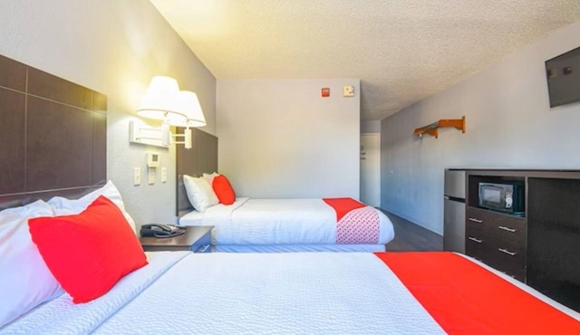Seasonal Pool | 3 Affordable Rooms Near Irving Arts Center Exhibits