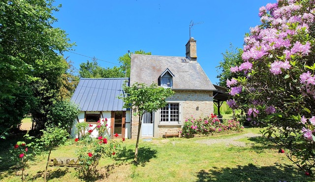 Secluded house on huge private land in Le Mesnil-Gilbert
