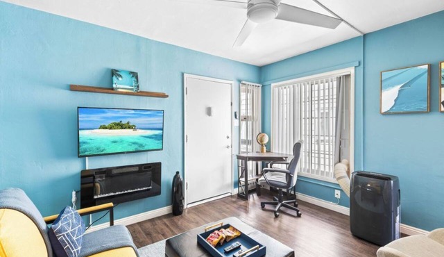Second Floor Studio in Mission Beach