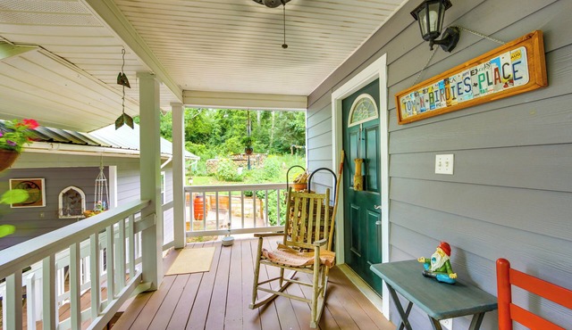 Serene Rusk Escape w/Shared Yard & Fire Pit!