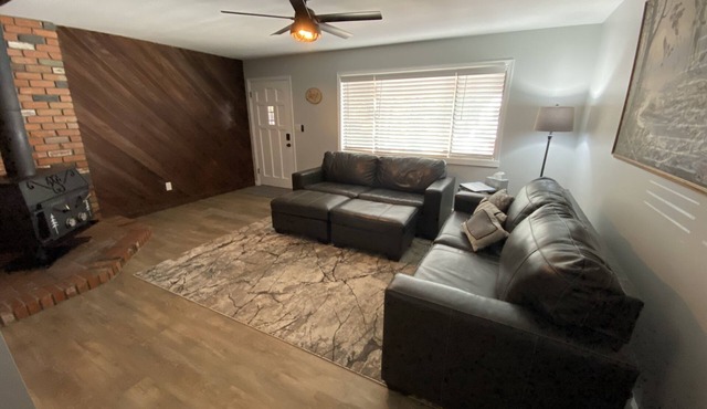 SilverKing Family Retreat - Dog Friendly!