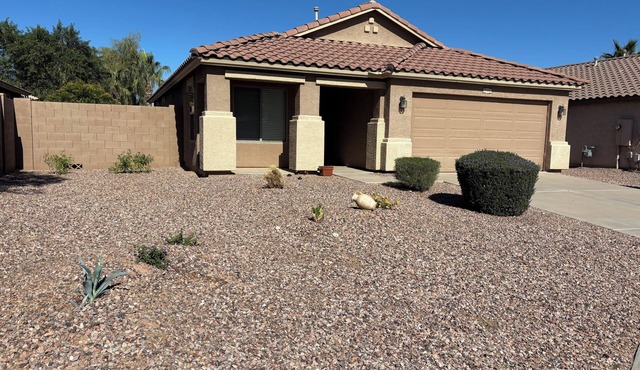 Single level, 3-bd home with view fencing and cul-de-sac lot