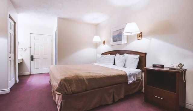Sky-Palace Inn & Suites McCook