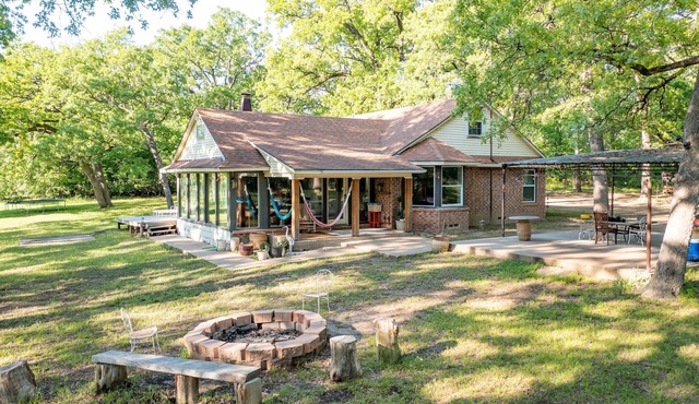 Skylight Ranch - Spacious Getaway