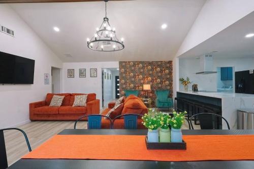 Sleep 16+ Pool +Theater + Game Room + Bar