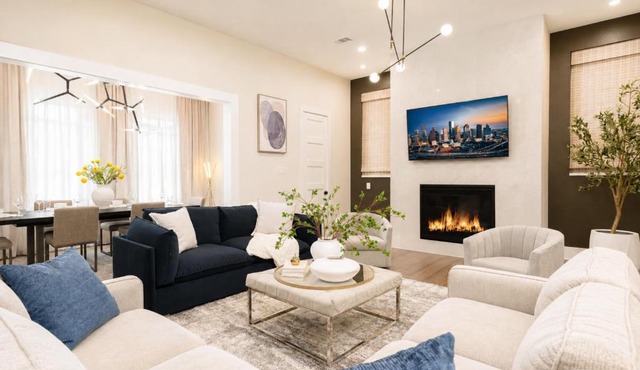 Sleeps 10! Rooftop Luxe Pet-Friendly Downtown HTX