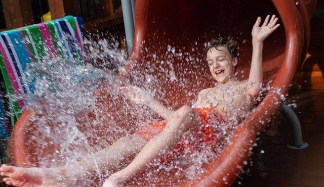 Sleeps 32| Epic Slides-Waterslide-Theater-Sauna