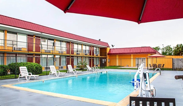 Slidell Deluxe Room 2 Double Beds w/Outside Pool