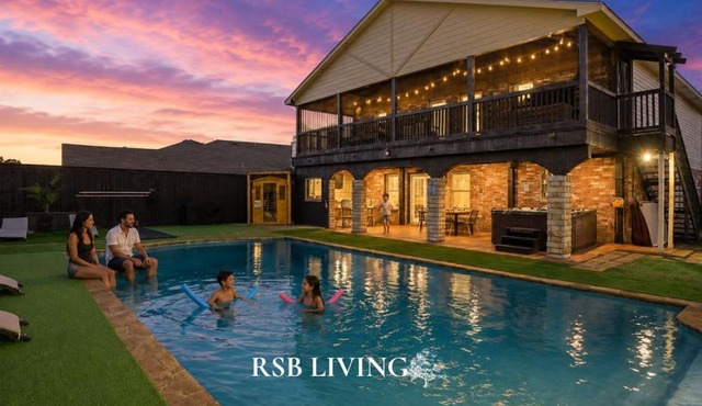 Sophisticated 5BR 2,5BA Holiday Villa - Pool Sauna Hot Tub