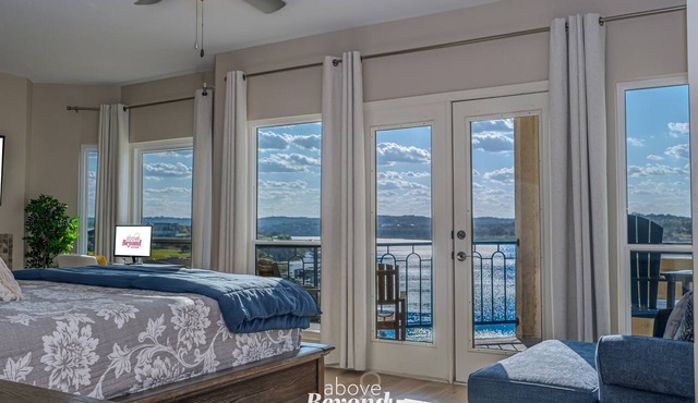 Spacious 3BR Lakefront Sunset Condo w/Restaurant