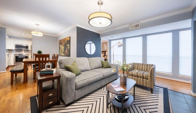 Spacious 3BR Retreat in Austin Pool Access