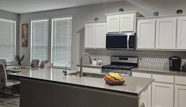Spacious 4-bedroom house in beautiful Midland with AC