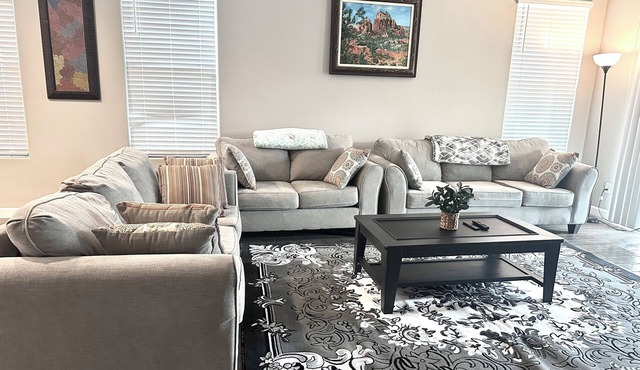 Spacious 4-bedroom house in beautiful Phoenix near Downtown with A/C