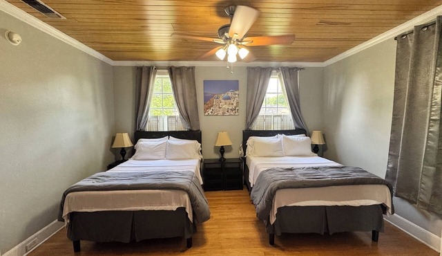 Spacious 4-bedroom house in lovely Nacogdoches with AC, WiFi